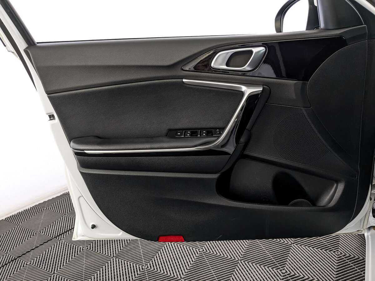 Купить Kia Ceed с пробегом. Фото: #14