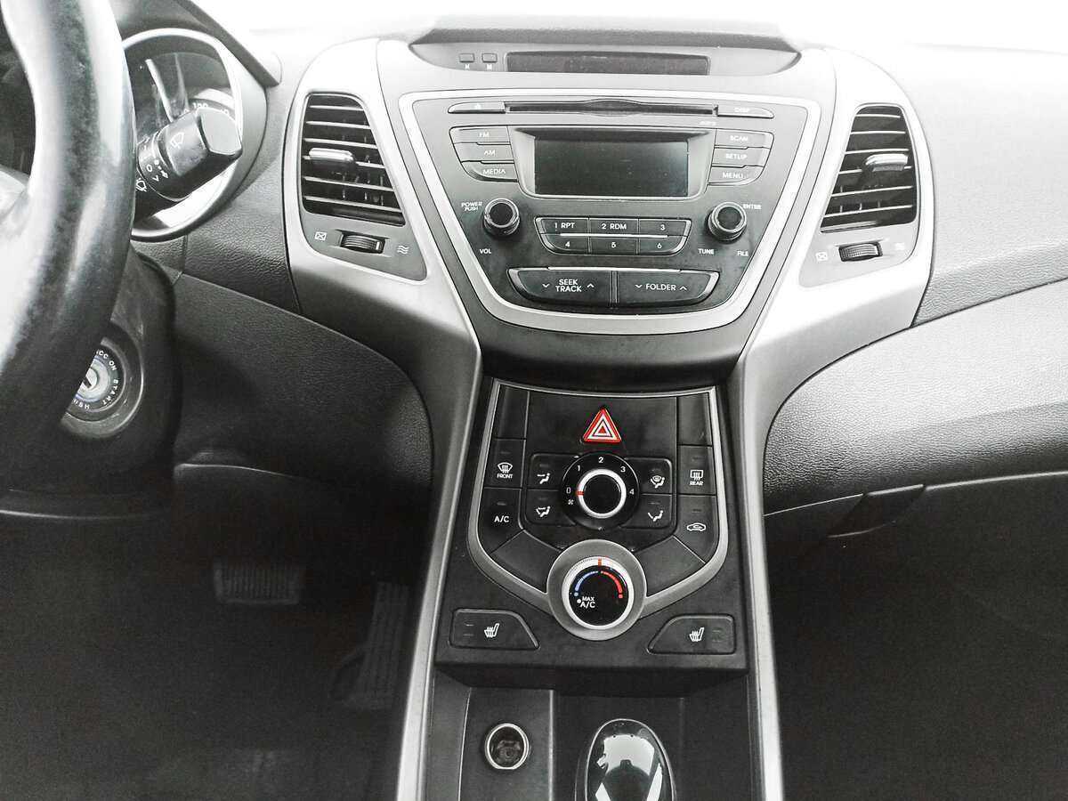 Купить Hyundai Elantra с пробегом. Фото: #10