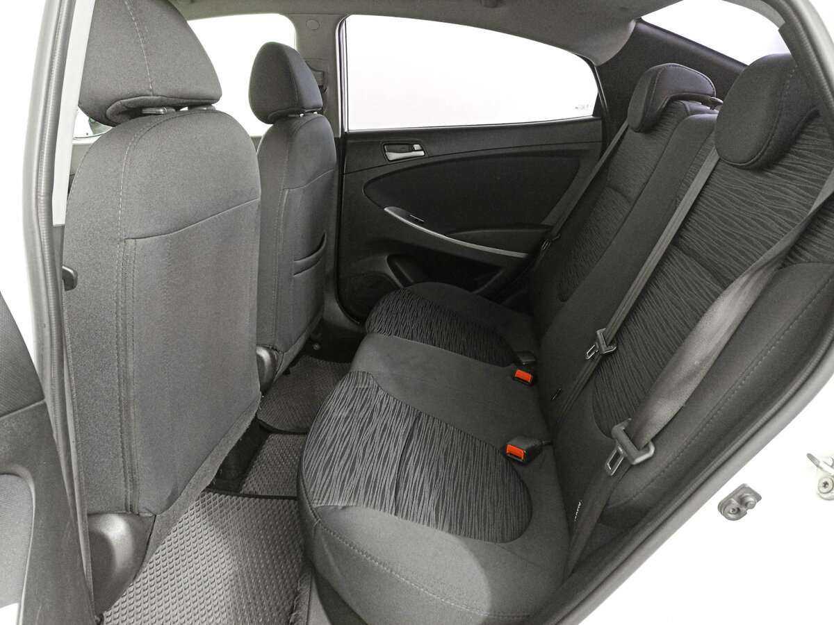 Купить Hyundai Solaris с пробегом. Фото: #9