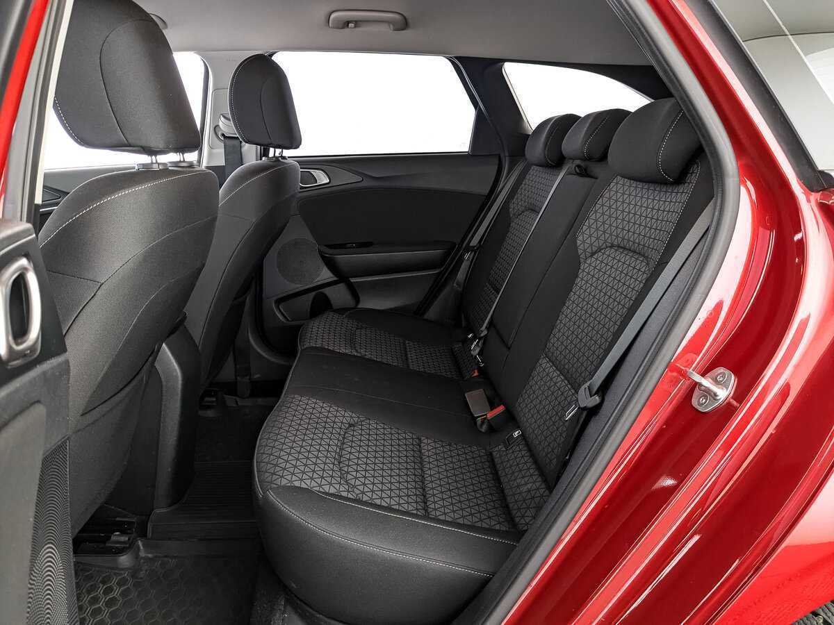 Купить Kia Ceed с пробегом. Фото: #13