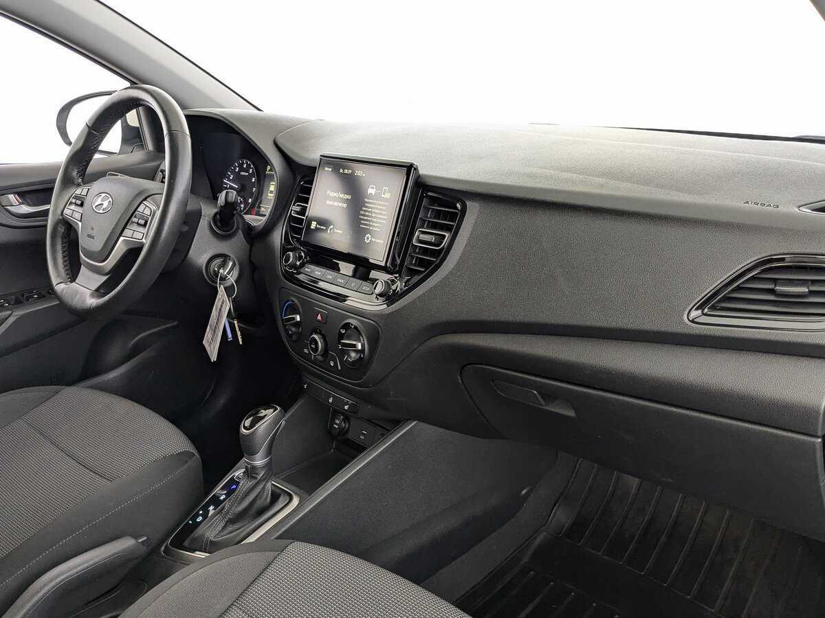 Купить Hyundai Solaris с пробегом. Фото: #8