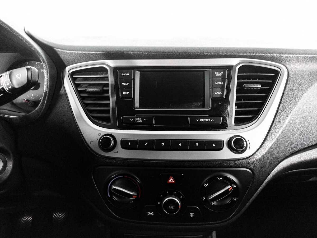 Купить Hyundai Solaris с пробегом. Фото: #12