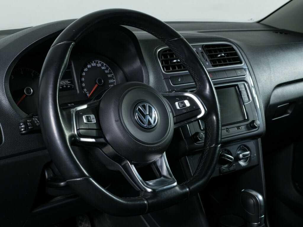 Купить Volkswagen Polo с пробегом. Фото: #11
