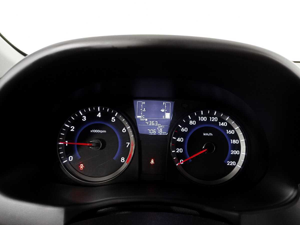 Купить Hyundai Solaris с пробегом. Фото: #10