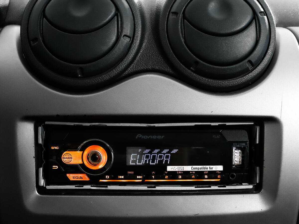 Купить Renault Sandero с пробегом. Фото: #12