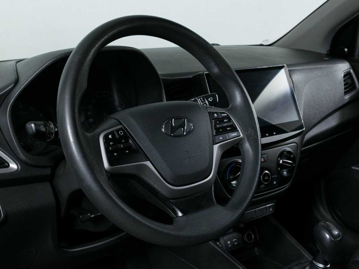 Купить Hyundai Solaris с пробегом. Фото: #11