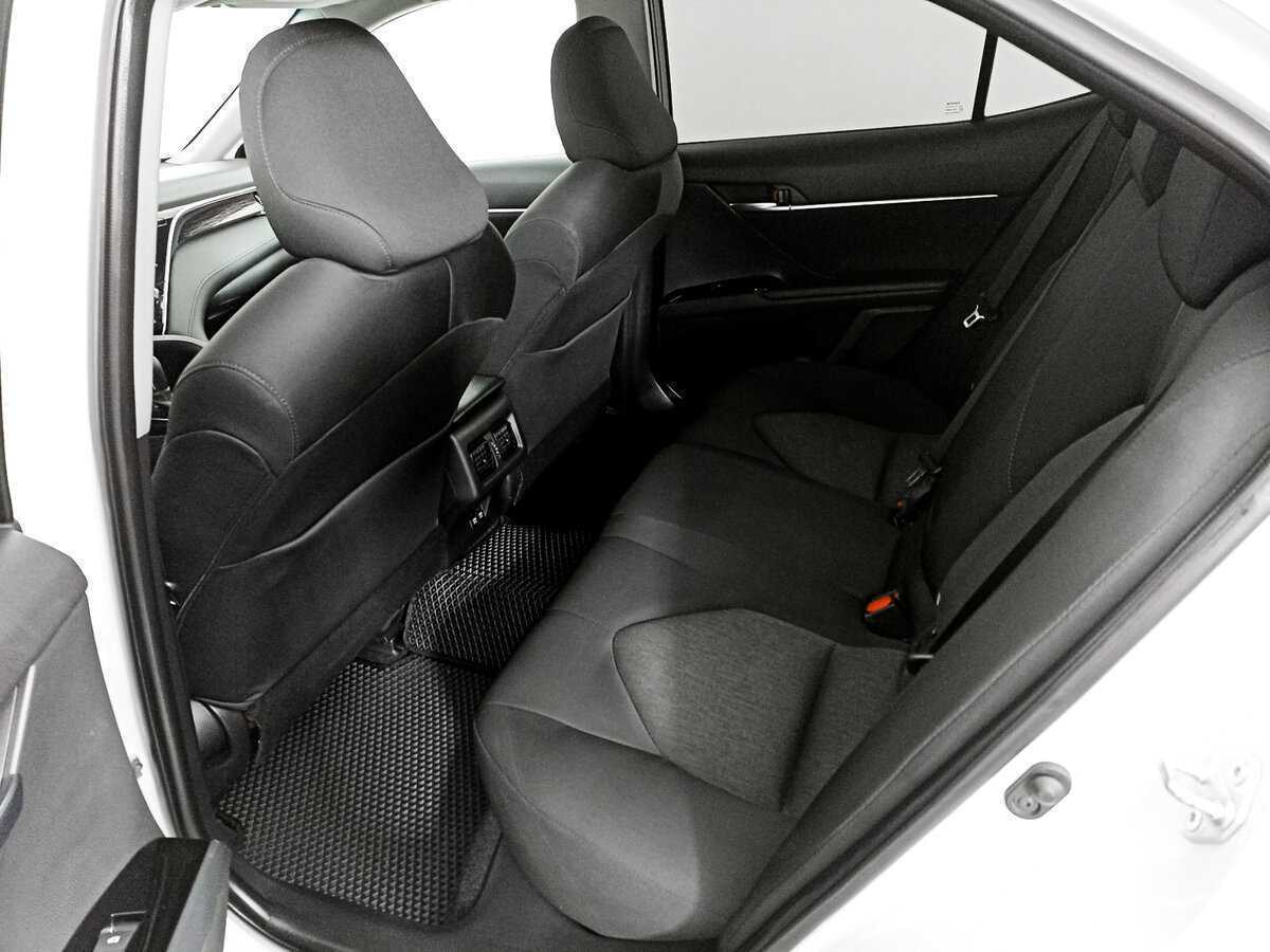 Купить Toyota Camry с пробегом. Фото: #8