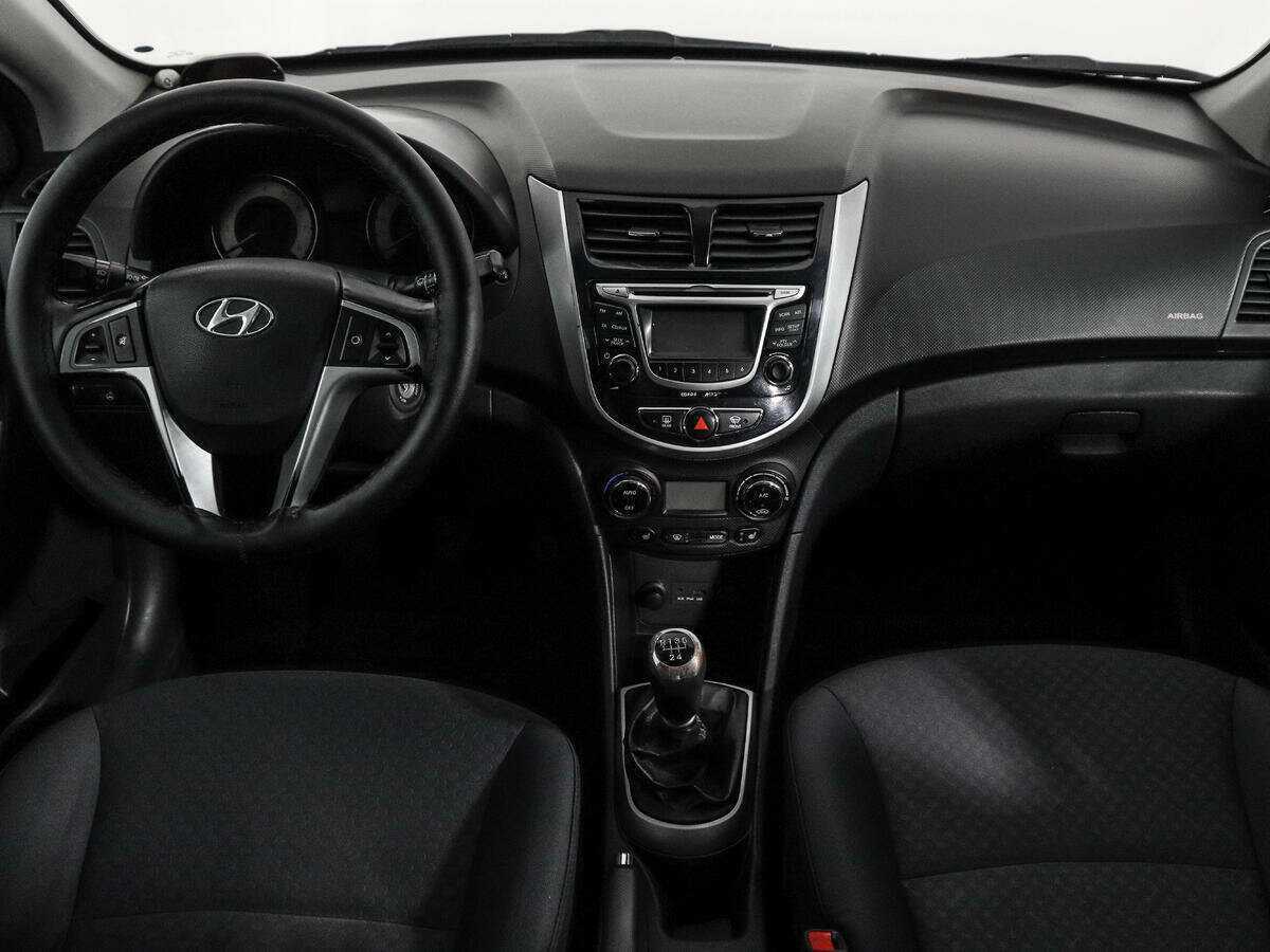 Купить Hyundai Solaris с пробегом. Фото: #11