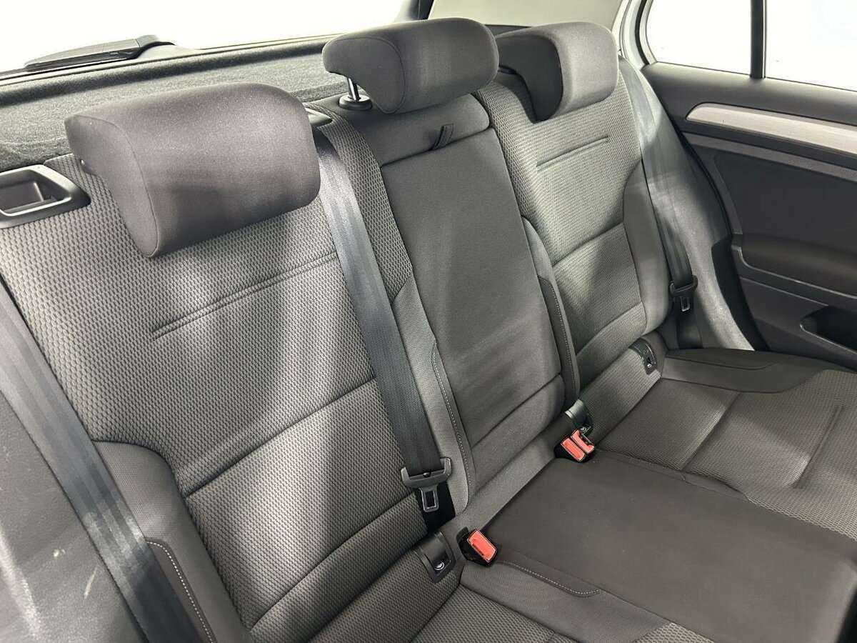 Купить Volkswagen Golf с пробегом. Фото: #14