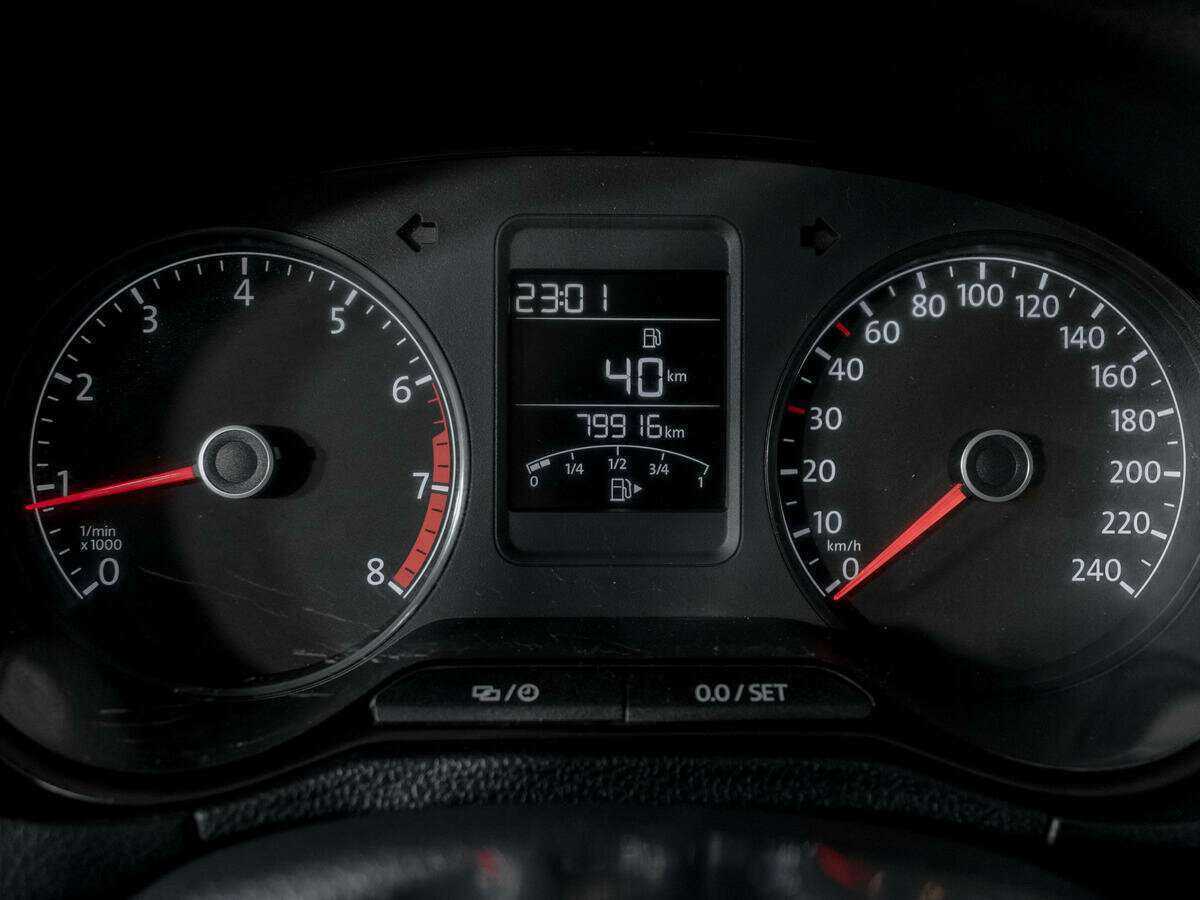 Купить Volkswagen Polo с пробегом. Фото: #10