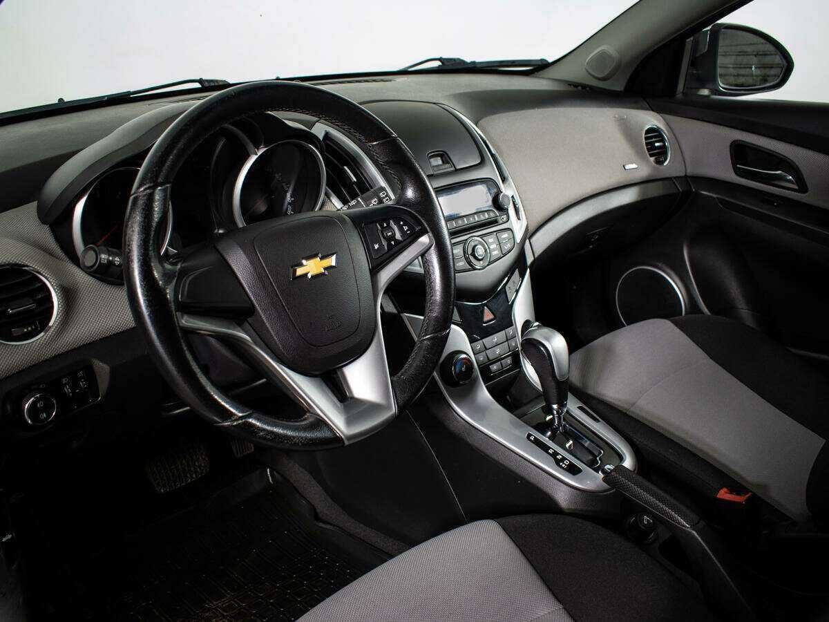 Купить Chevrolet Cruze с пробегом. Фото: #9