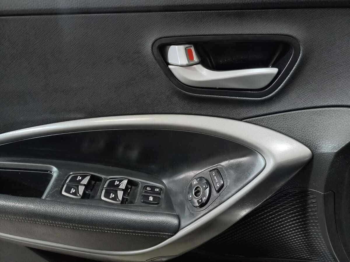 Купить Hyundai Santa Fe с пробегом. Фото: #15