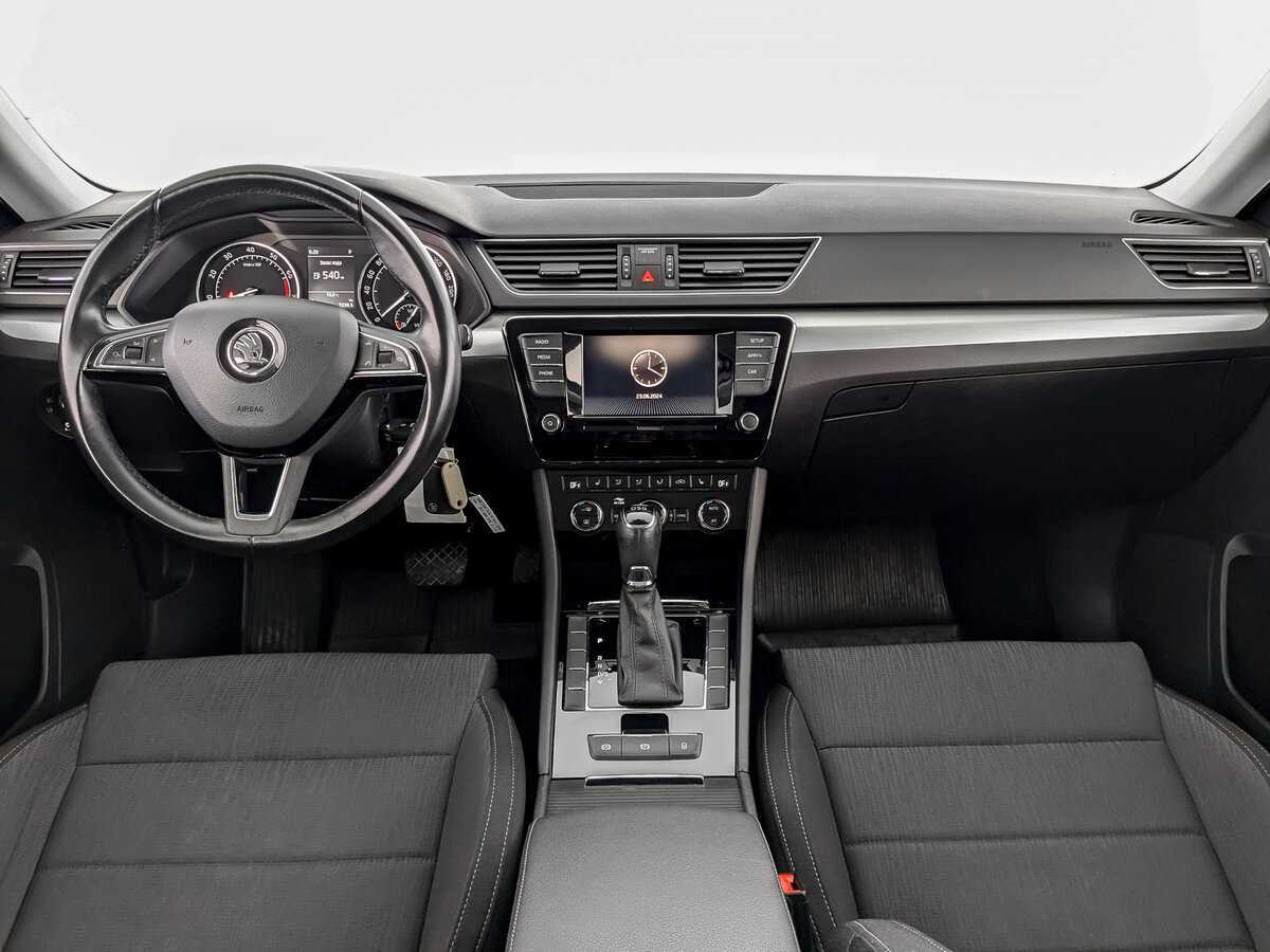 Купить Skoda Superb с пробегом. Фото: #11