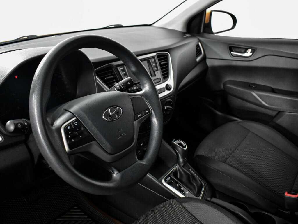 Купить Hyundai Solaris с пробегом. Фото: #8