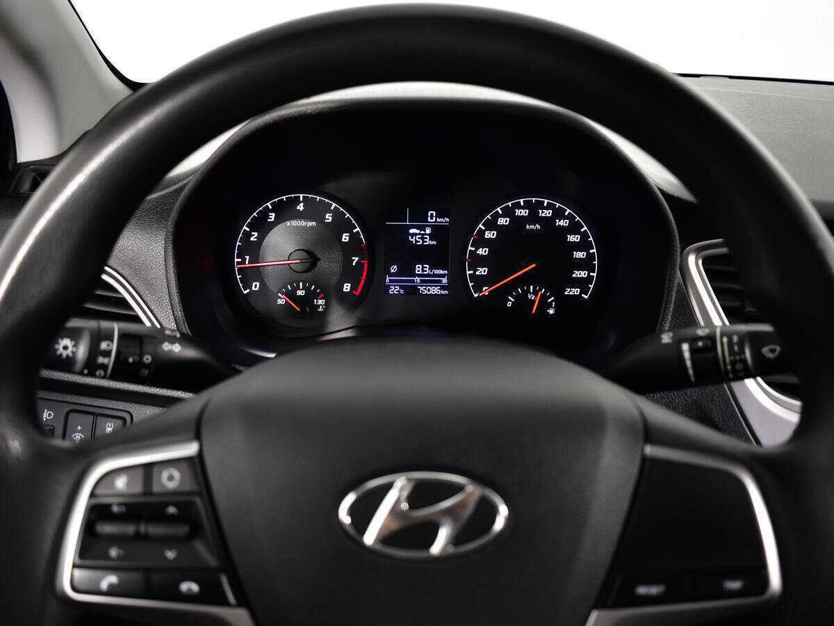 Купить Hyundai Solaris с пробегом. Фото: #8