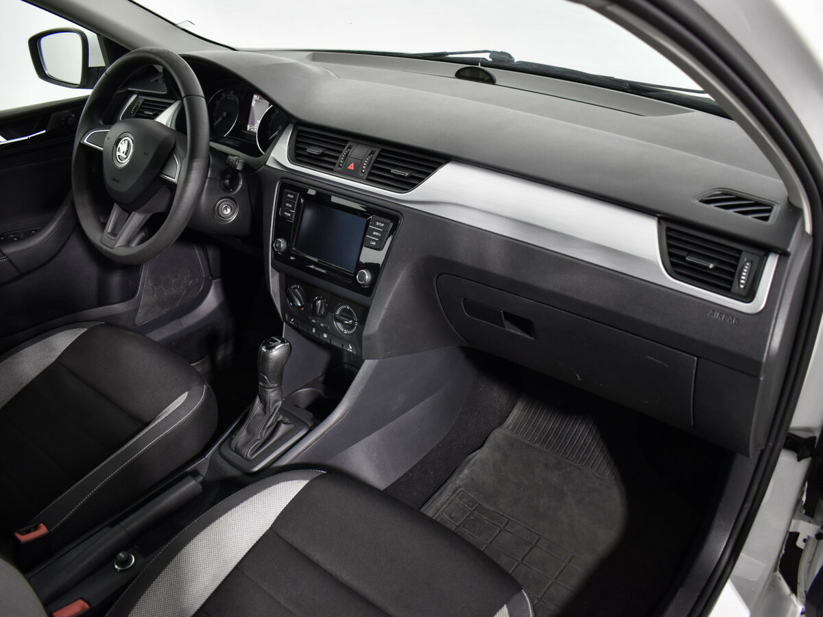 Купить Skoda Rapid с пробегом. Фото: #11