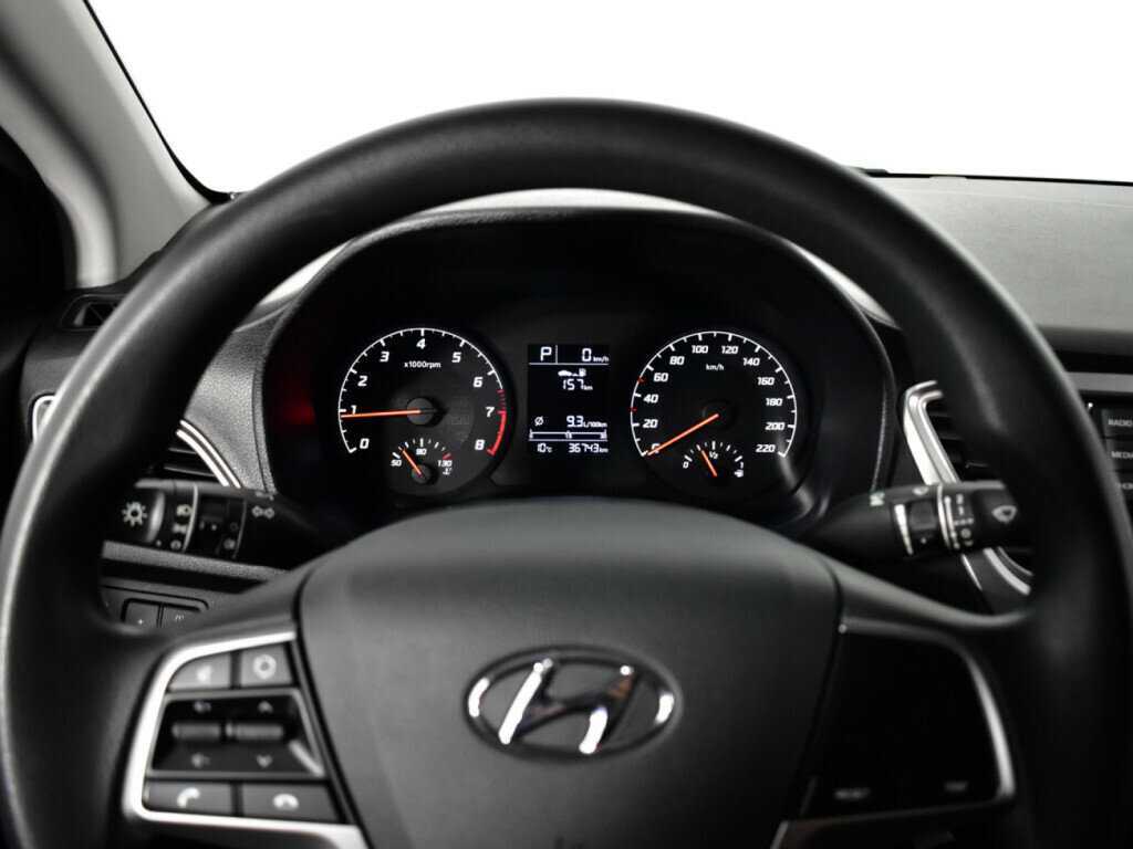 Купить Hyundai Solaris с пробегом. Фото: #10