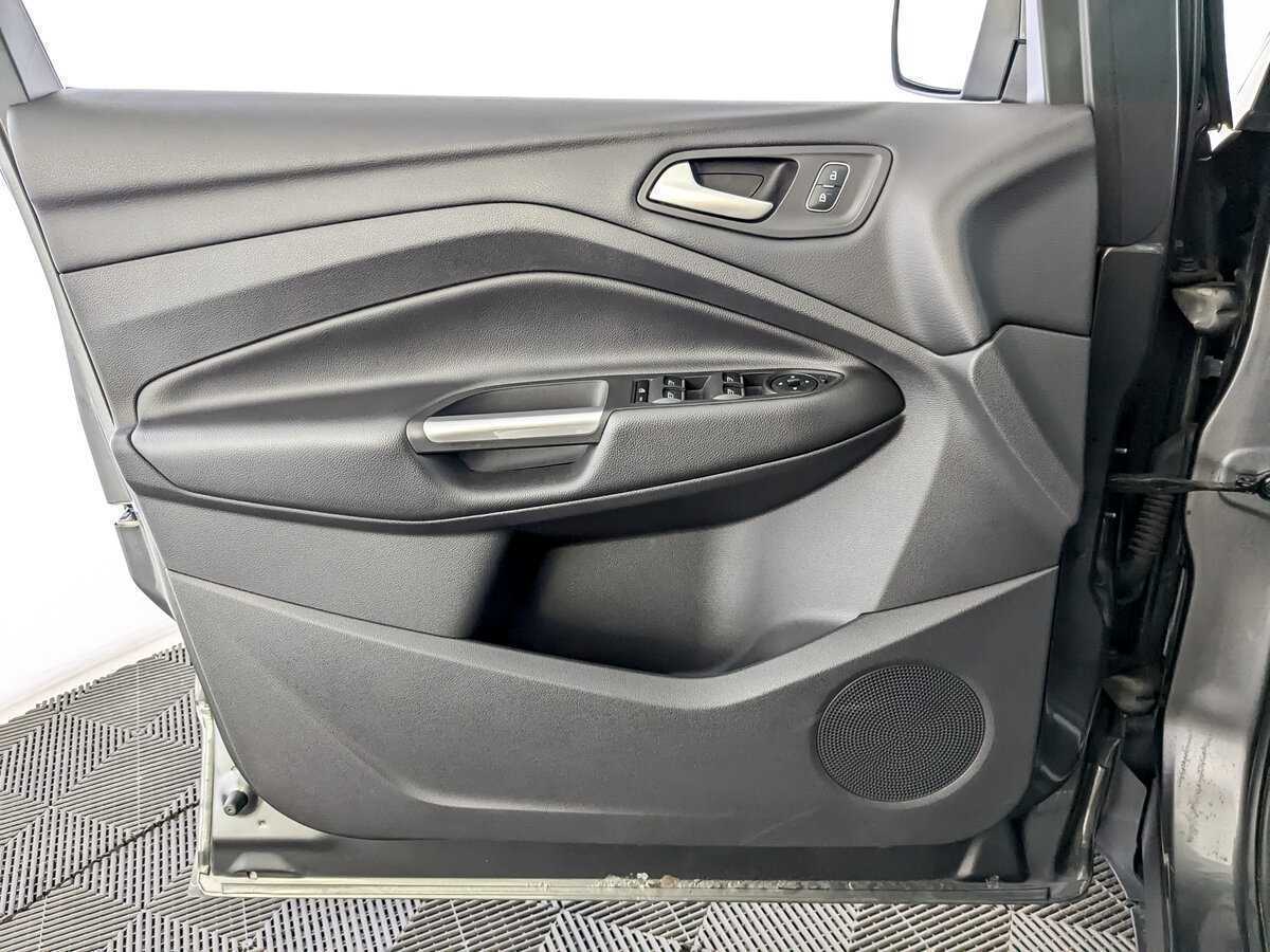 Купить Ford Kuga с пробегом. Фото: #14