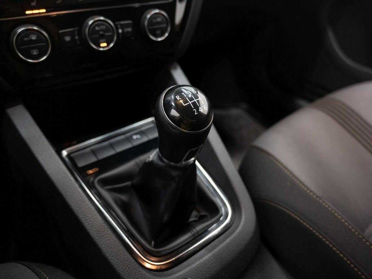 Купить Volkswagen Jetta с пробегом. Фото: #16