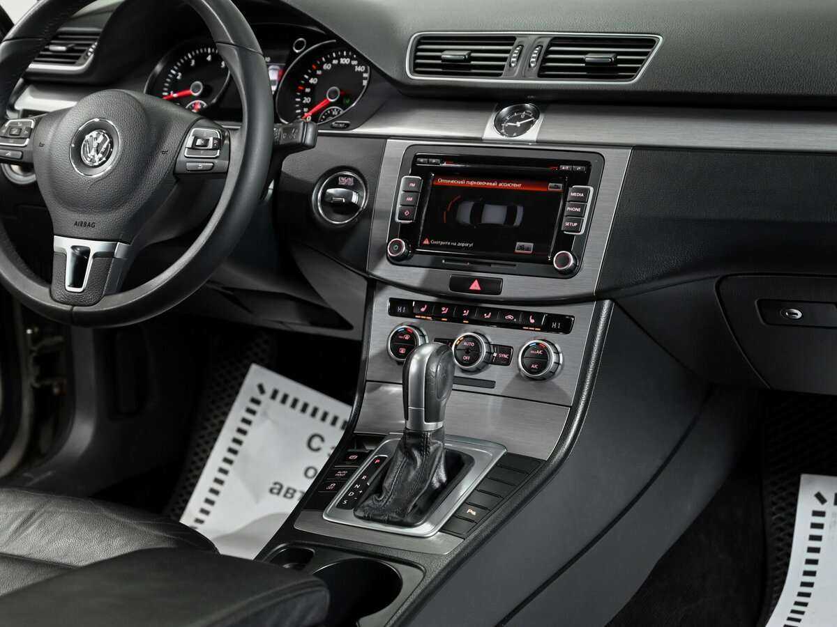 Купить Volkswagen Passat с пробегом. Фото: #8