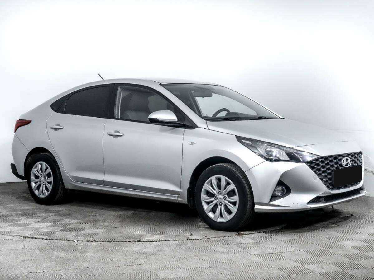Купить Hyundai Solaris с пробегом. Фото: #2