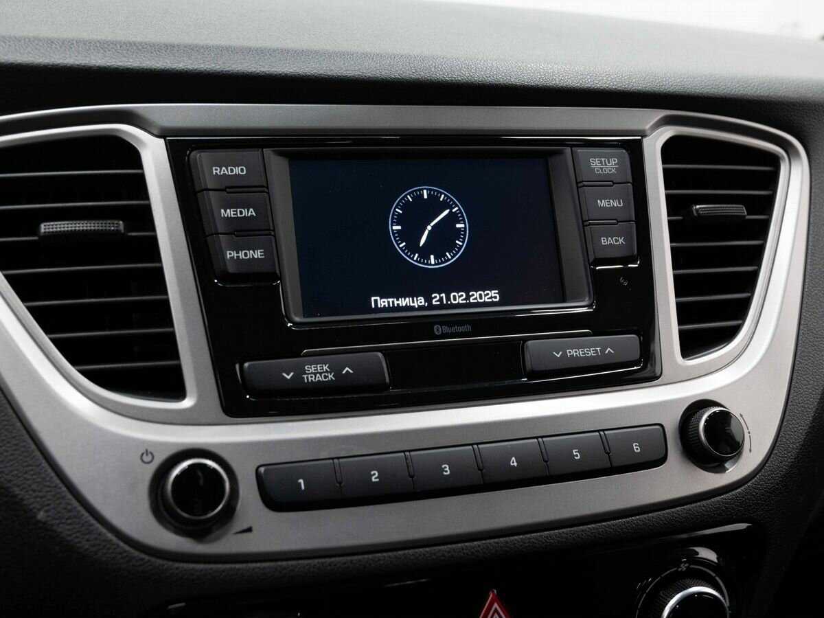 Купить Hyundai Solaris с пробегом. Фото: #18