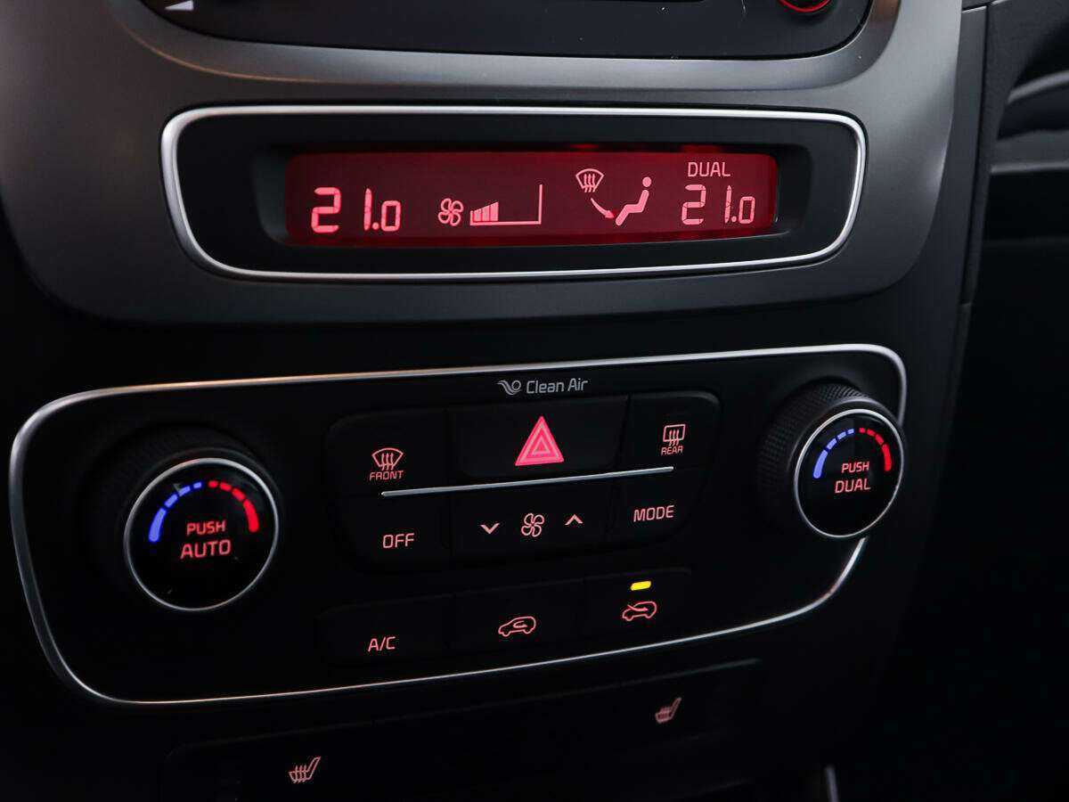 Купить Kia Sorento с пробегом. Фото: #20