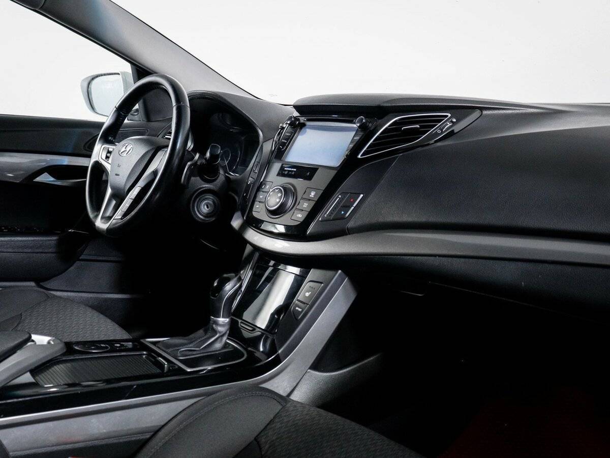 Купить Hyundai i40 с пробегом. Фото: #8