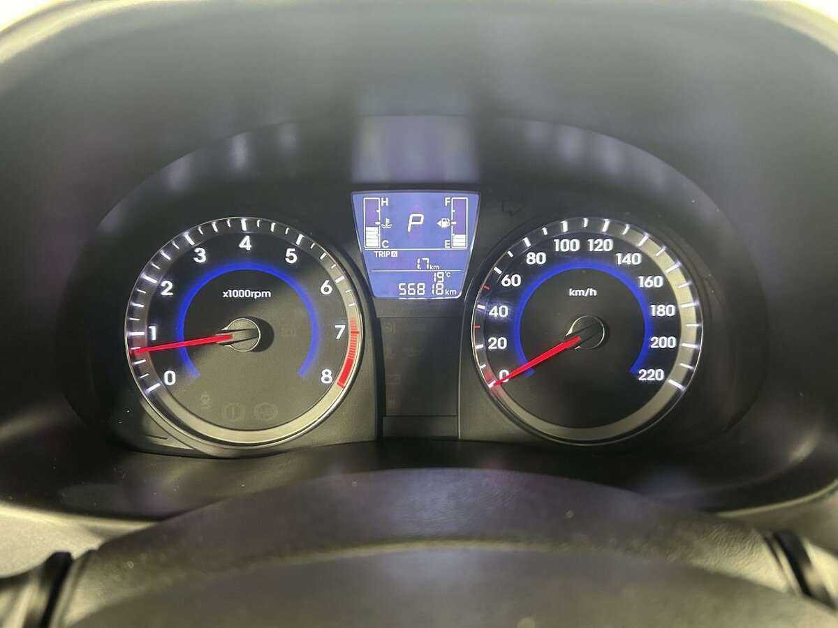 Купить Hyundai Solaris с пробегом. Фото: #10