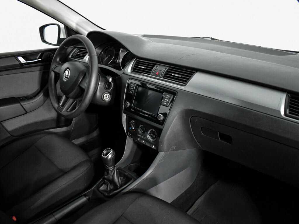 Купить Skoda Rapid с пробегом. Фото: #10