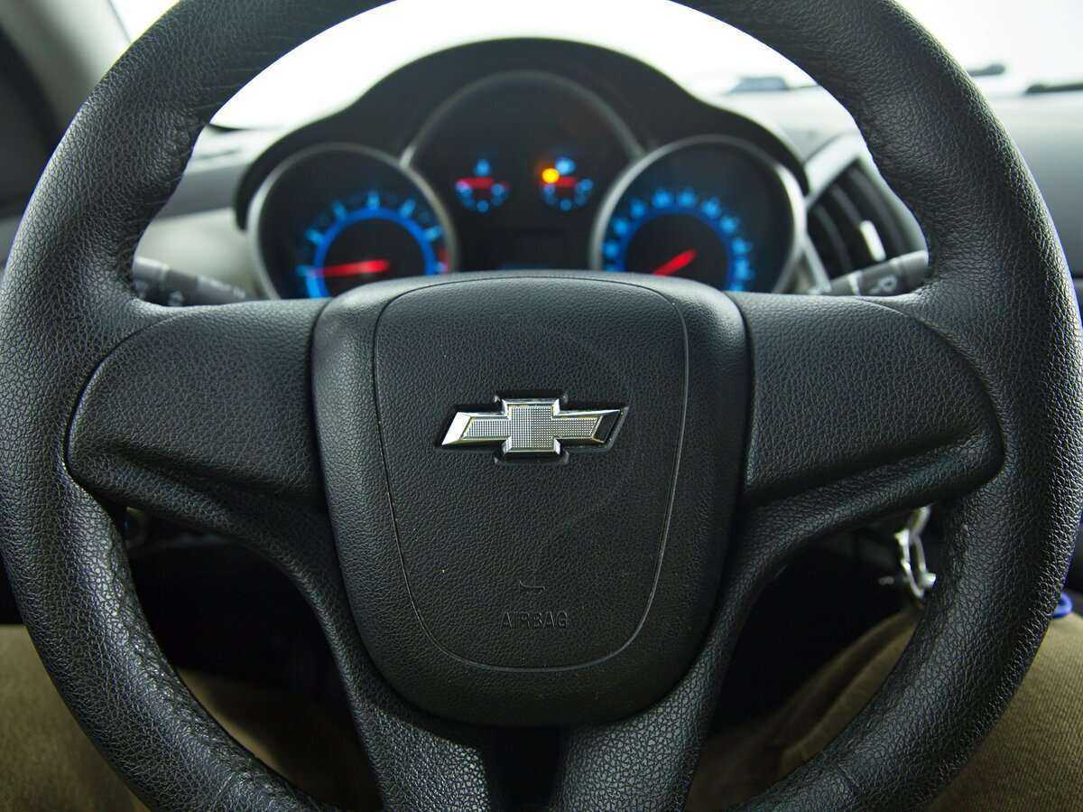 Купить Chevrolet Cruze с пробегом. Фото: #13