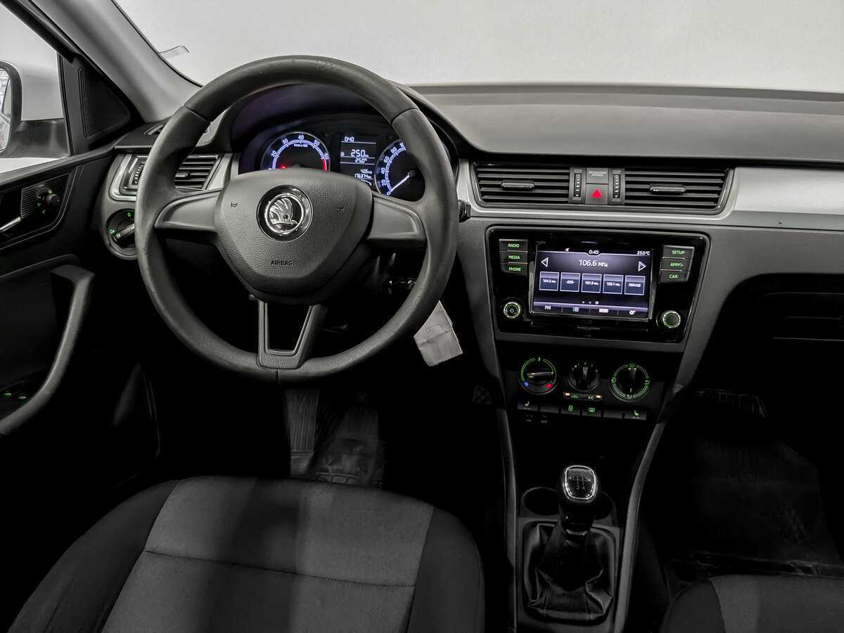 Купить Skoda Rapid с пробегом. Фото: #25