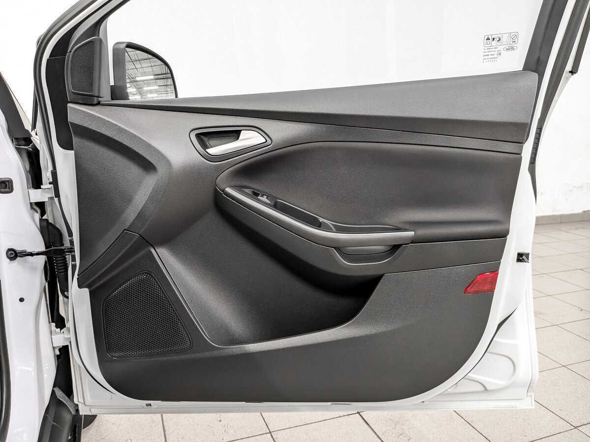 Купить Ford Focus с пробегом. Фото: #23