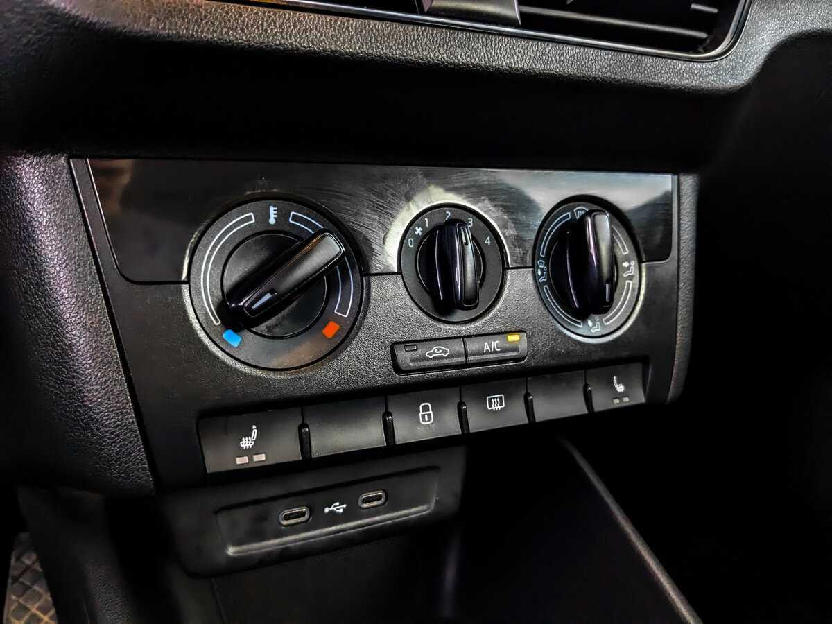 Купить Skoda Rapid с пробегом. Фото: #20