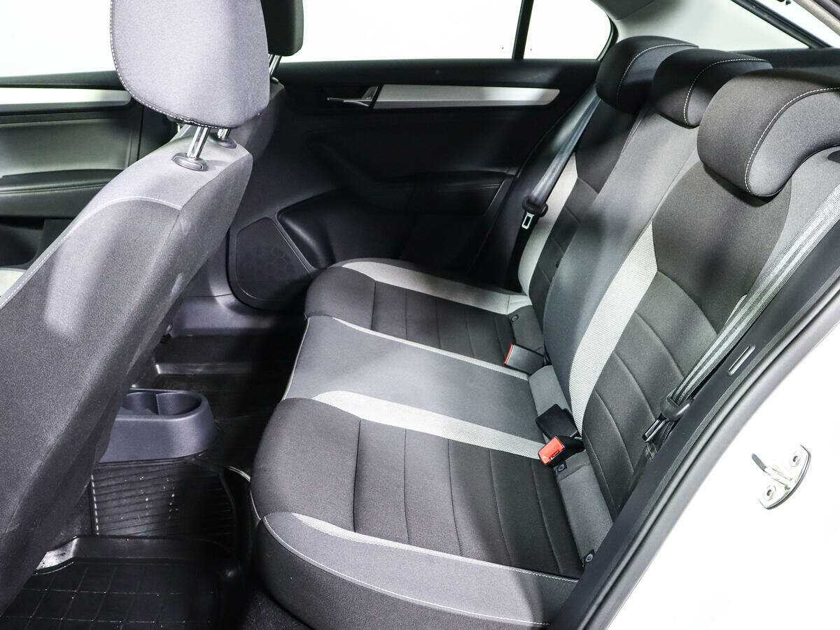 Купить Skoda Rapid с пробегом. Фото: #7