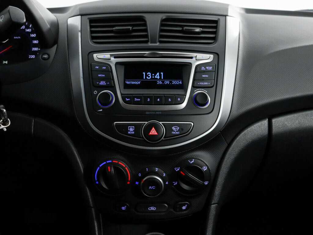 Купить Hyundai Solaris с пробегом. Фото: #13