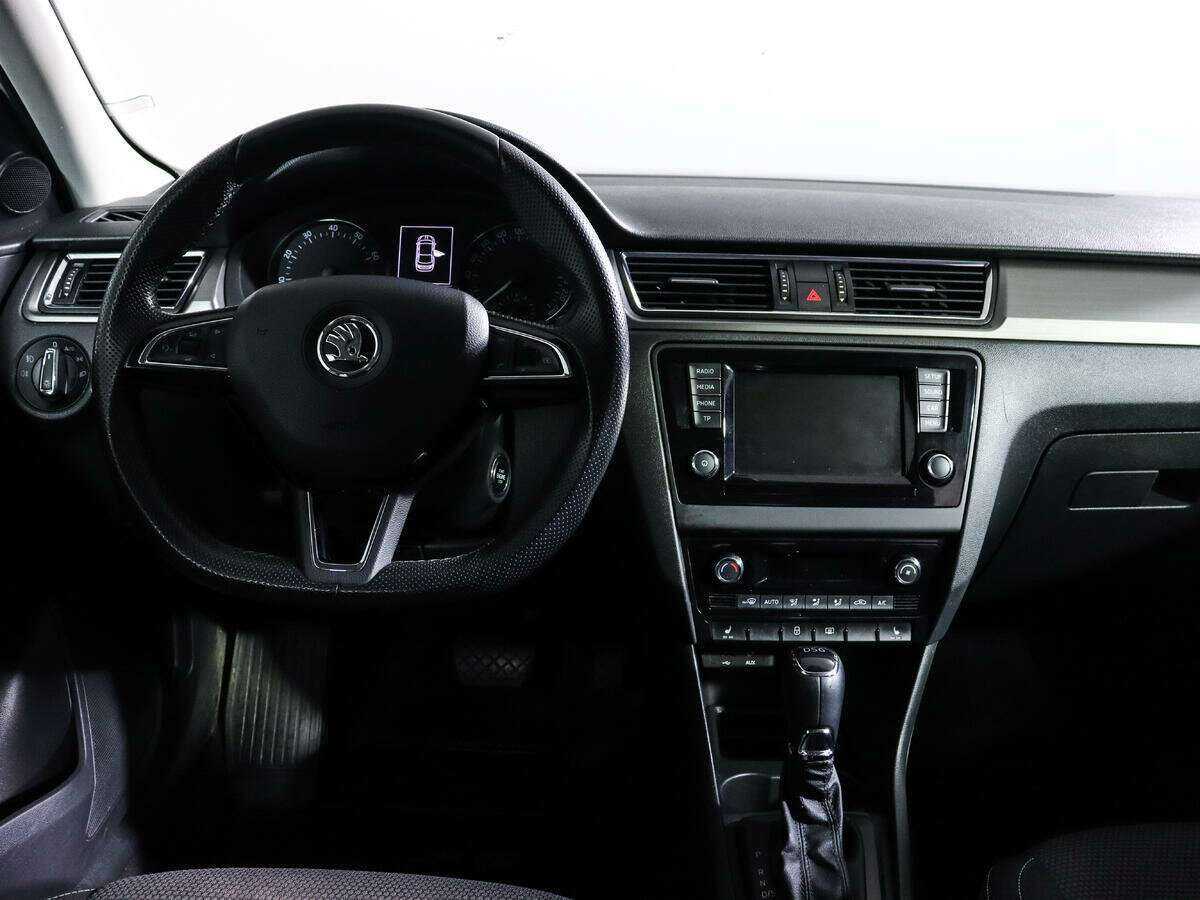 Купить Skoda Rapid с пробегом. Фото: #9