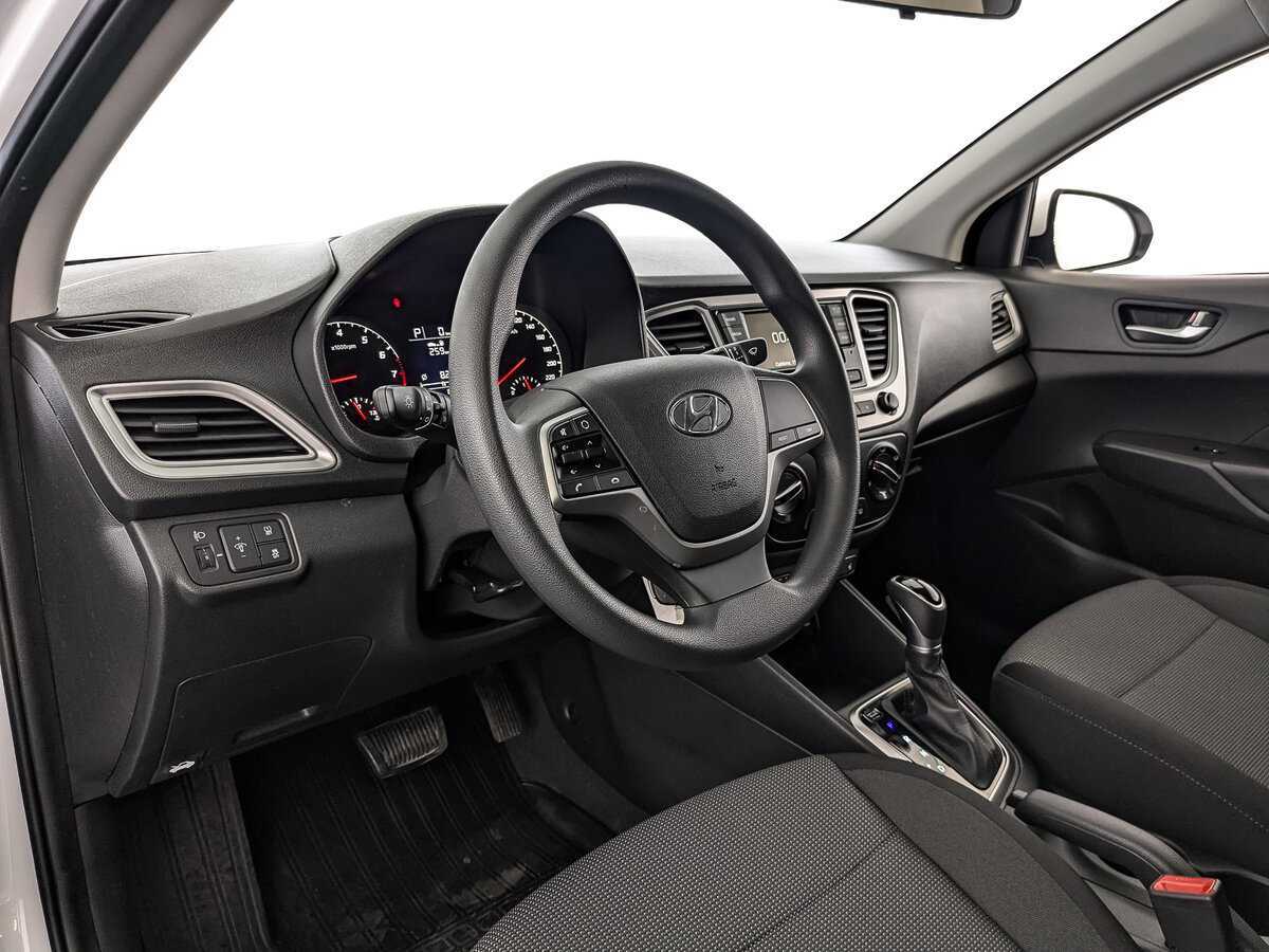 Купить Hyundai Solaris с пробегом. Фото: #10