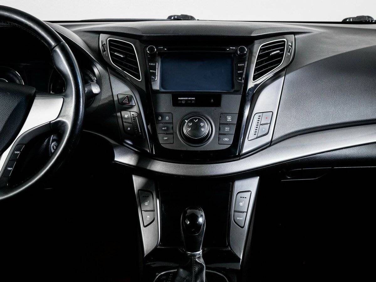 Купить Hyundai i40 с пробегом. Фото: #12