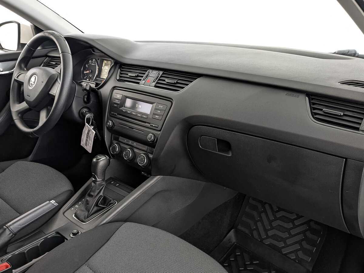 Купить Skoda Octavia с пробегом. Фото: #11