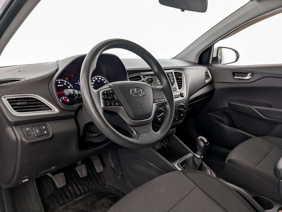 Купить Hyundai Solaris с пробегом. Фото: #13