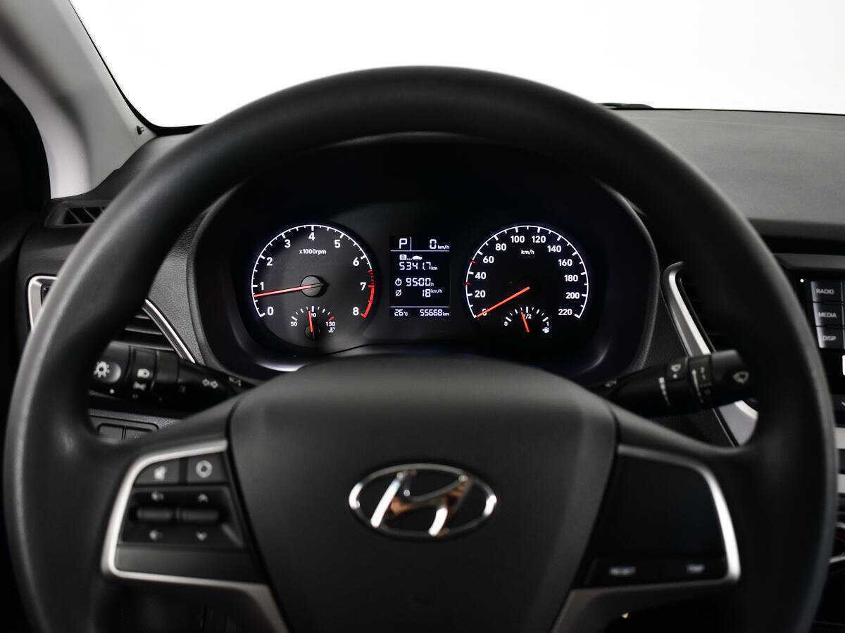 Купить Hyundai Solaris с пробегом. Фото: #8