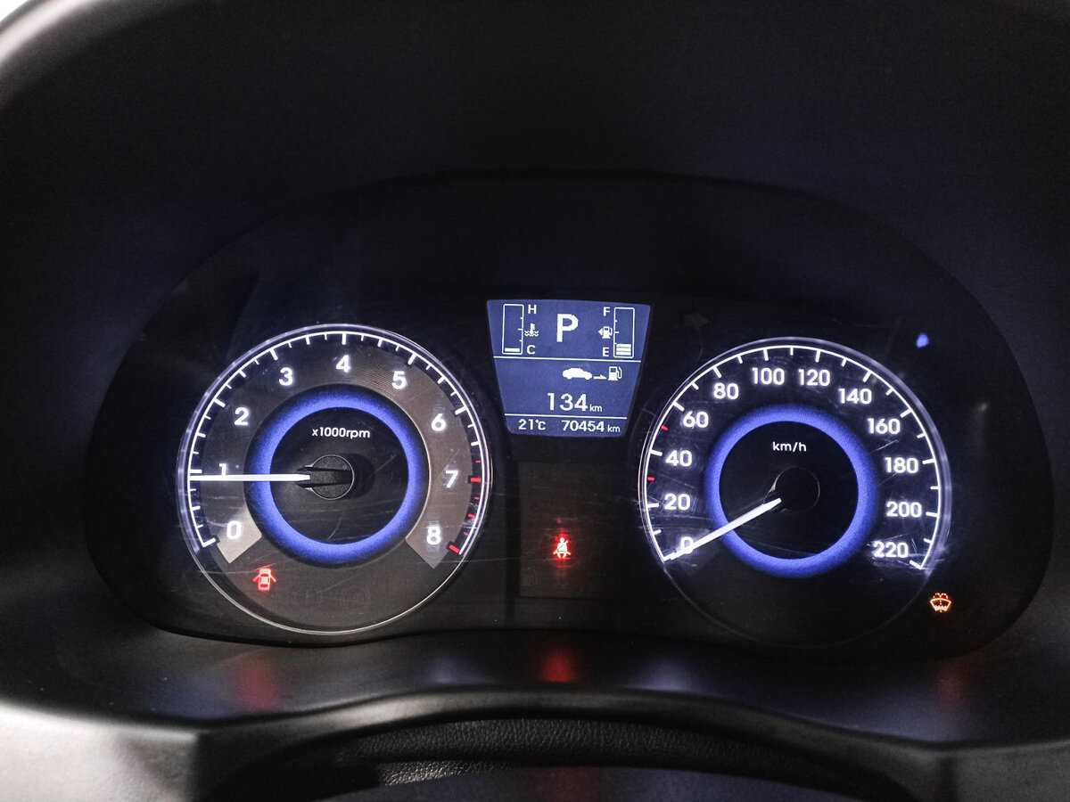 Купить Hyundai Solaris с пробегом. Фото: #9