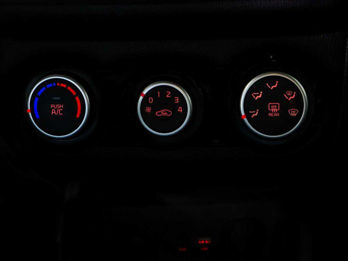 Купить Kia Rio с пробегом. Фото: #13