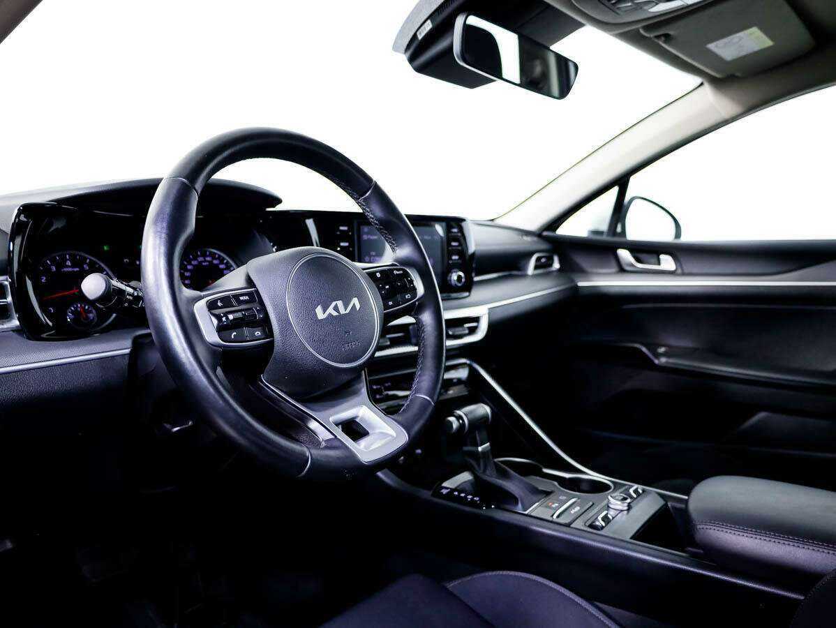 Купить Kia K5 с пробегом. Фото: #9