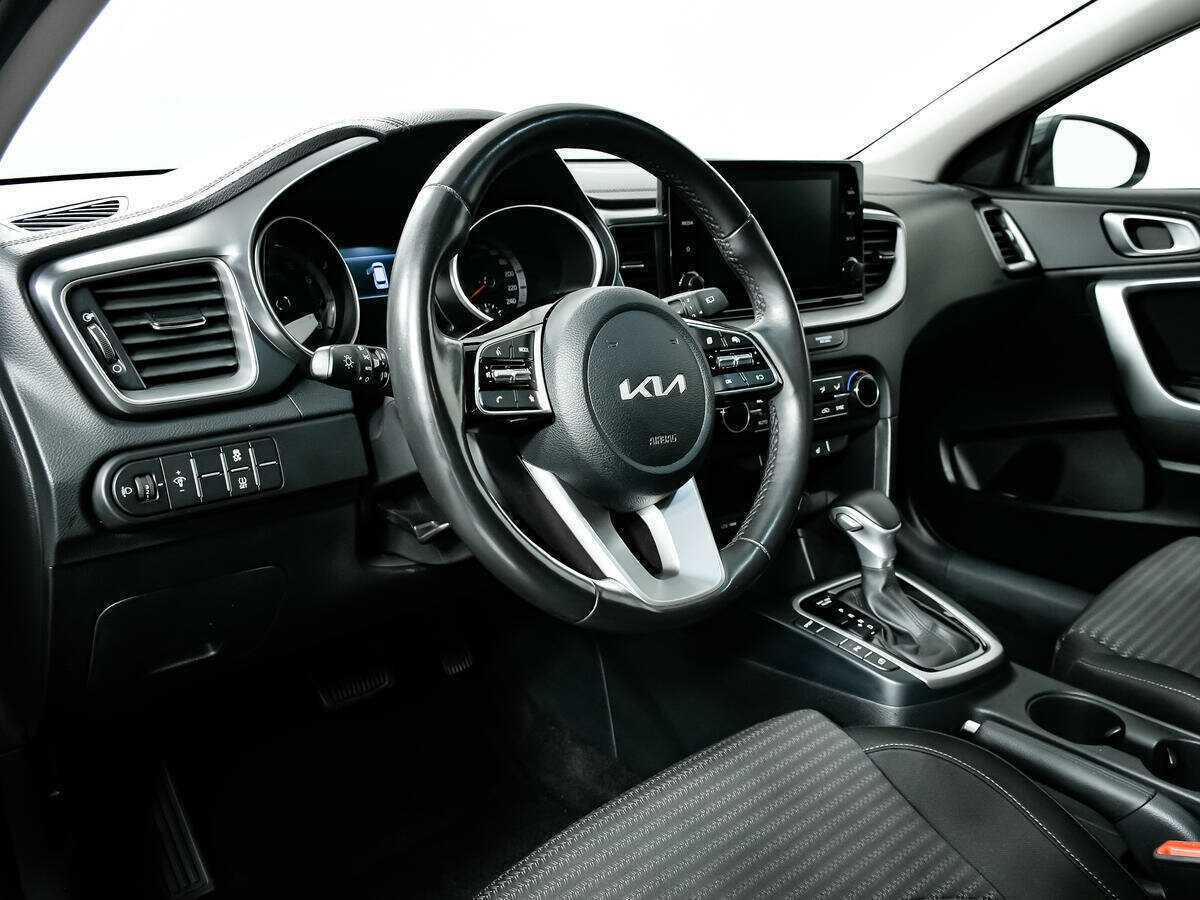 Купить Kia Ceed с пробегом. Фото: #12