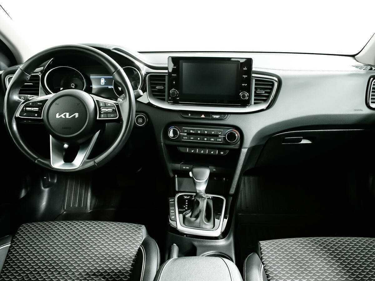 Купить Kia Ceed с пробегом. Фото: #10