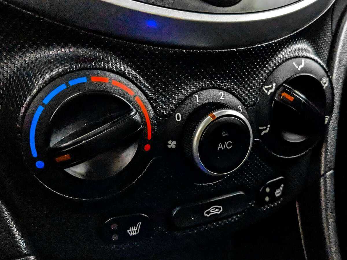 Купить Hyundai Solaris с пробегом. Фото: #18