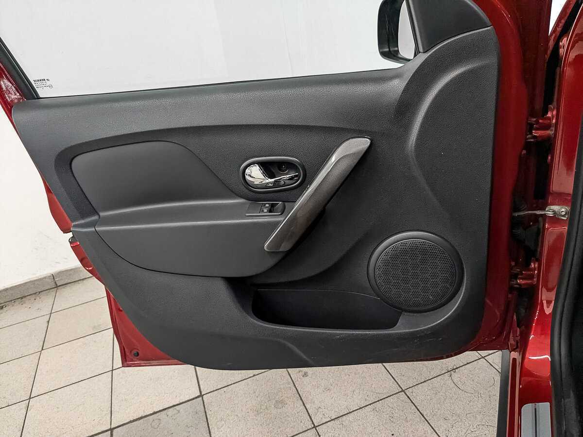 Купить Renault Sandero с пробегом. Фото: #16
