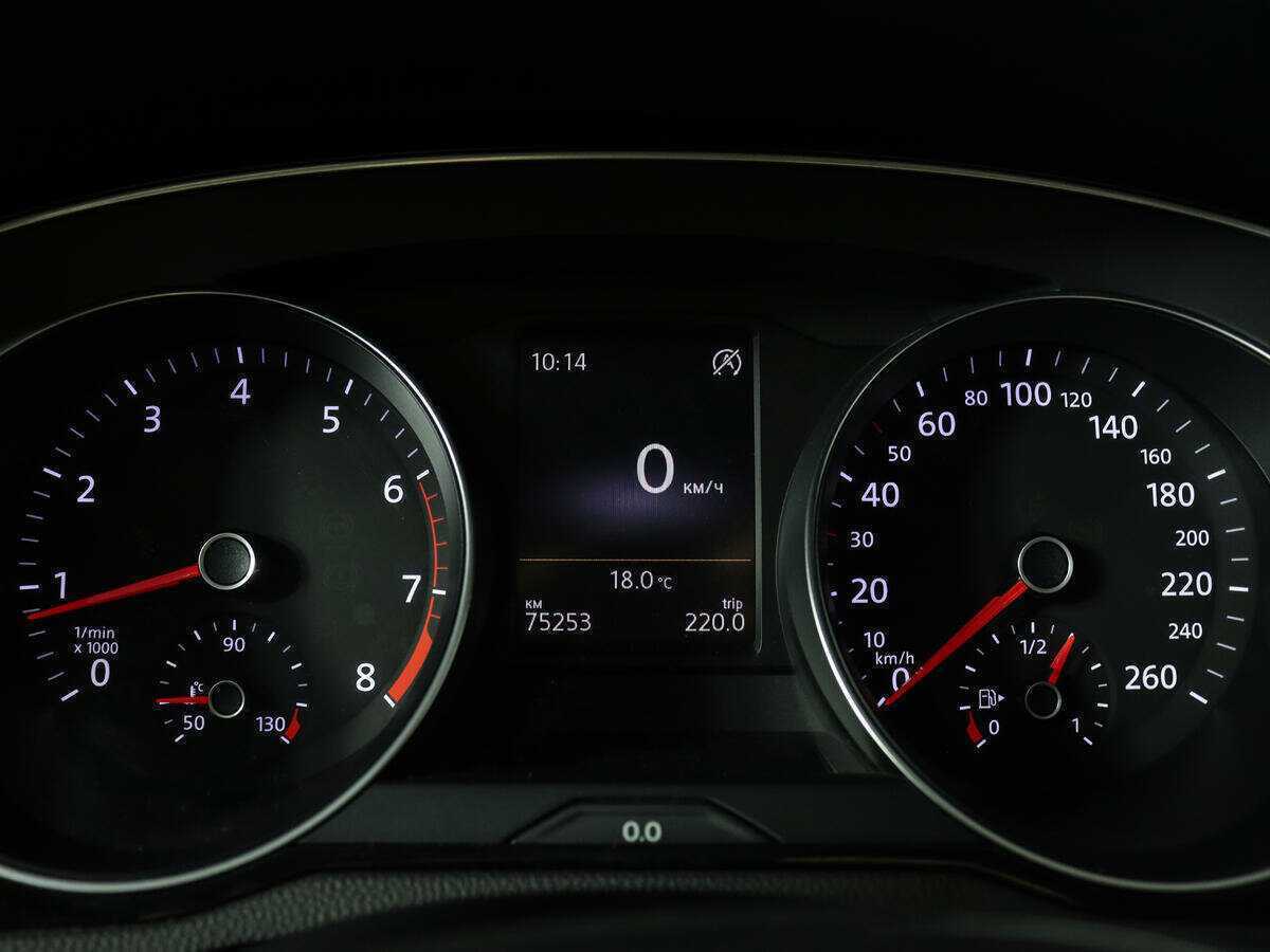 Купить Volkswagen Passat с пробегом. Фото: #8